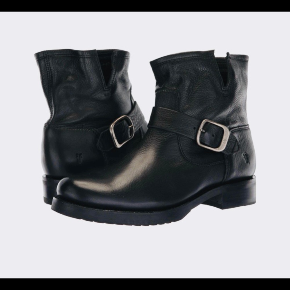 FRYE  Women's Veronica Bootie Ankle Boot